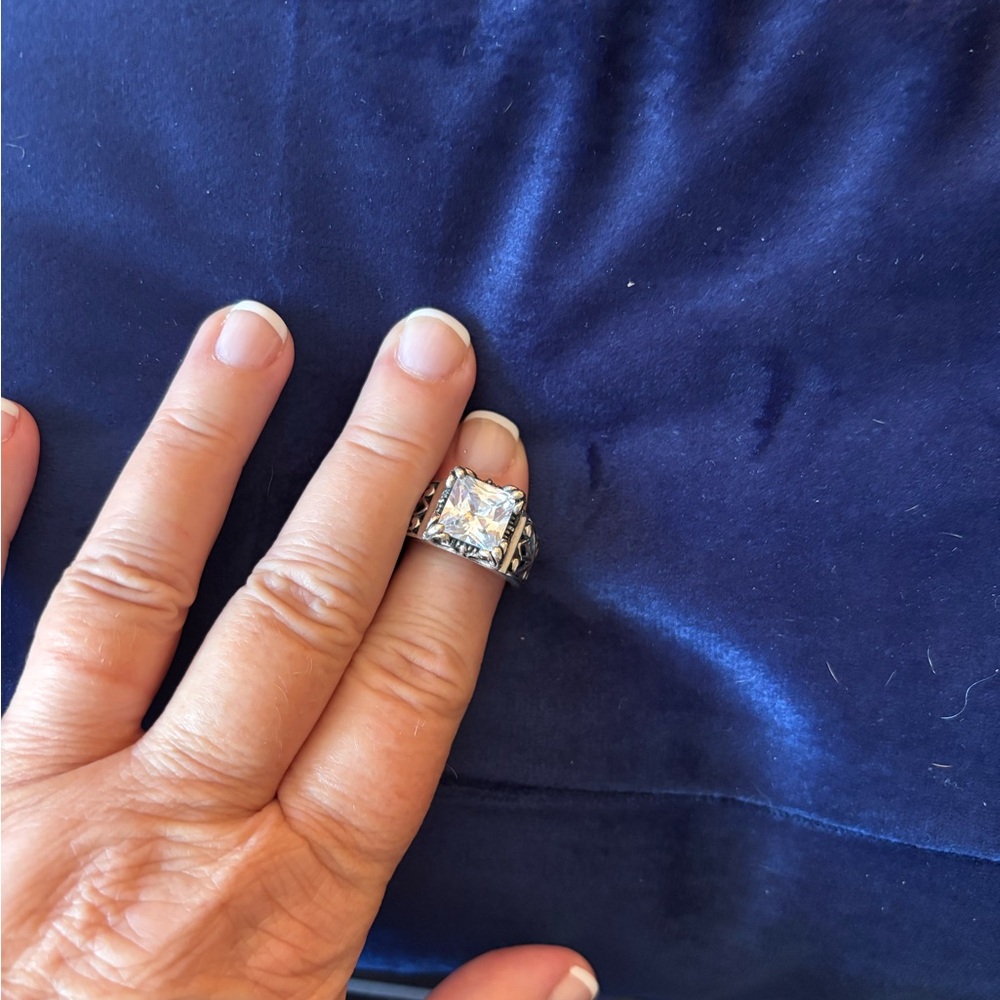Silpada Silver Ring with Clear Gemstone - Picture 2 of 6